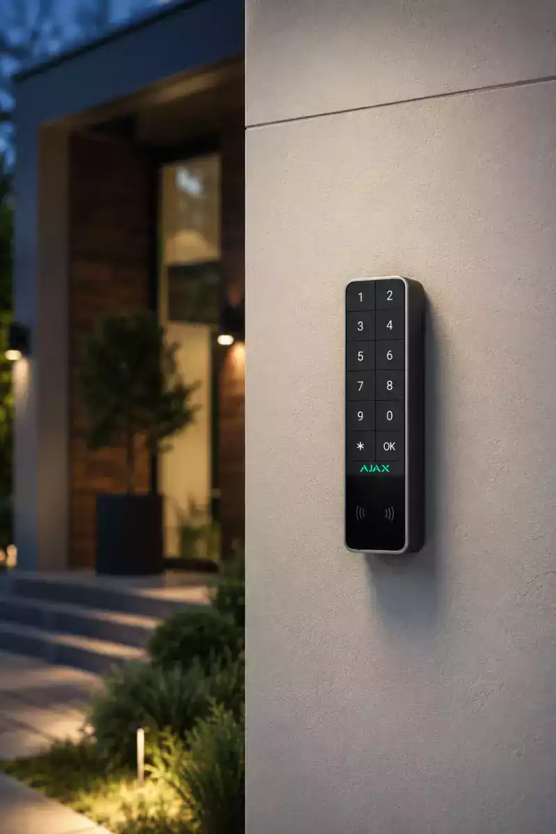 Pilotage de l'automatisation depuis le clavier extérieur Ajax KeyPad Outdoor