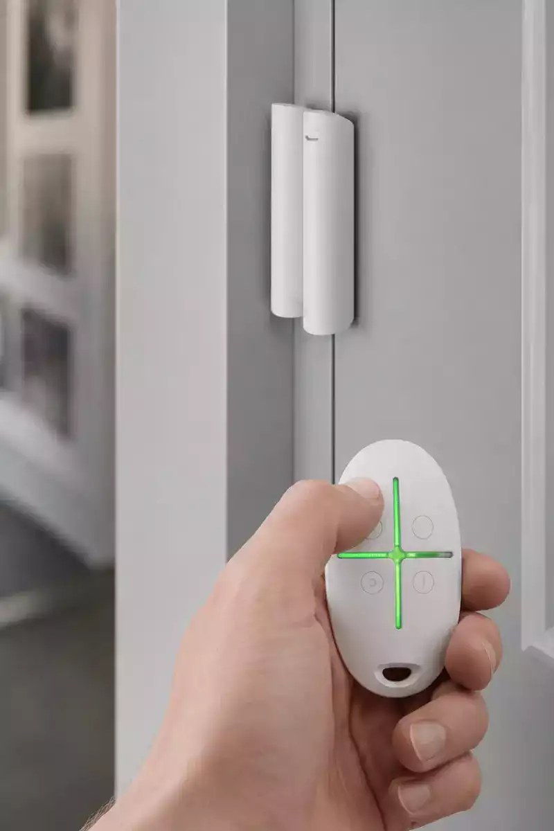 Ajax StarterKit Cam Plus DoorProtect et SpaceControl