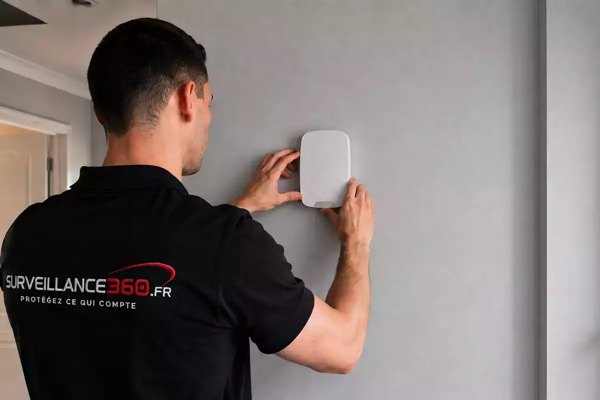 Expert Ajax Surveillance360 en polo positionnant KeyPad