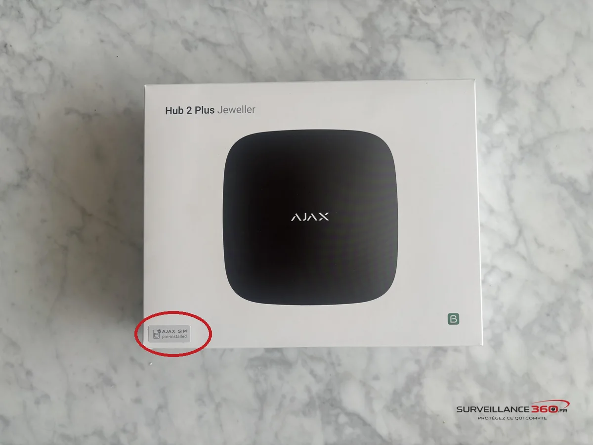 Étiquette Ajax SIM pre-installed sur la boîte d'une centrale Ajax Hub 2 Plus